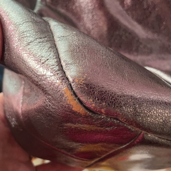 Coach Silver leather Purse 👛. FIRM🔺AS IS🔺 - Picture 3 of 15